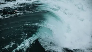 高清的海浪图片大图_9