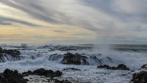 高清的海浪图片大图_12
