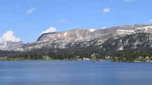 秀丽山川湖泊风景壁纸_11