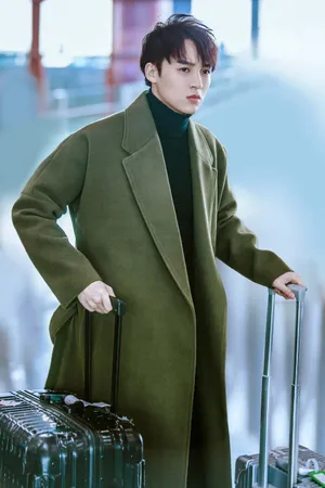 伍嘉成饭拍帅气图片_3
