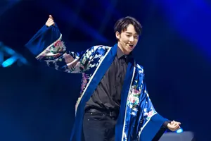 X玖少年团伍嘉成图片