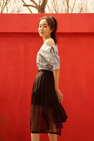 胡冰卿甜美街拍图片