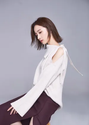 胡冰卿清新俏丽时尚写真高清图片_2