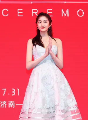 关晓彤珠宝代言性感图片_3