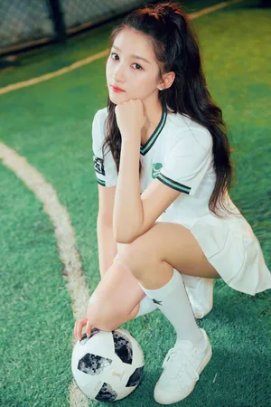 关晓彤性感足球宝贝写真图片_2