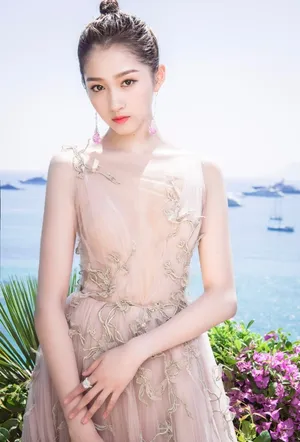 关晓彤粉色仙女裙性感红毯写真图片_4