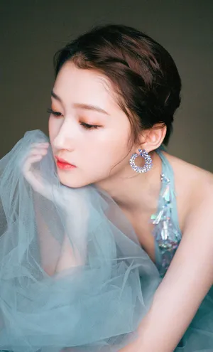 关晓彤性感优雅蓝裙写真图片_2