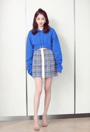 关晓彤《凤囚凰》发布会造型短裙美腿性感写真