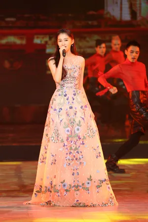 关晓彤湖南卫视跨年演唱会高清图片_3