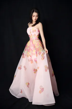 关晓彤抹胸性感长裙礼服高清图片_5