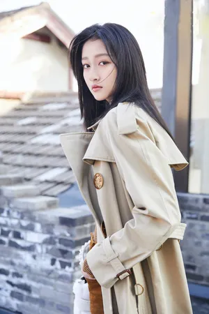 关晓彤时尚杂志甜美写真图片_3