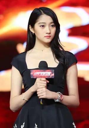 关晓彤黑色礼服性感舞台写真图片_3