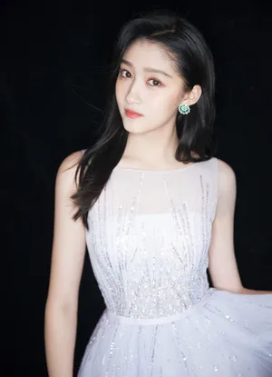 关晓彤双十一晚会主持人礼服图片_3