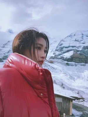 关晓彤雪山美照图片