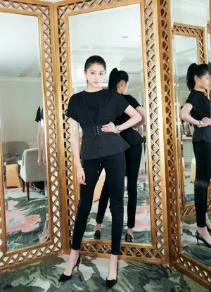 关晓彤《甜蜜暴击》宣传活动性感写真图片_8