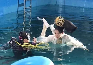 关晓彤最新古装剧照造型图片_2