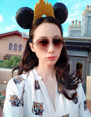 韩雪迪士尼可爱俏皮旅拍照图片_3