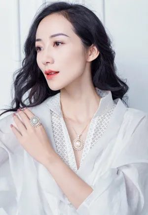 韩雪优雅迷人珠宝写真高清图片_2