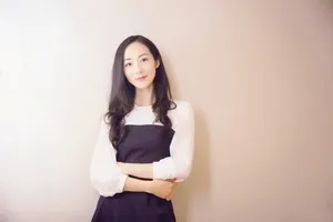 韩雪蓝色长裙优雅活动写真图片_3