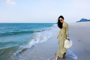 韩雪海岸沙滩性感旅拍写真图片
