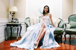 韩雪抹胸开衩长裙迷人性感图片_3