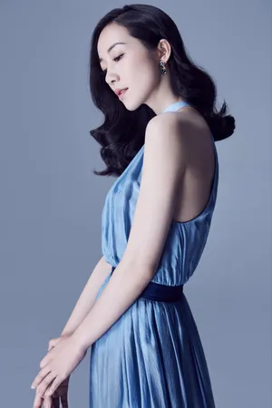 韩雪蕾丝一字肩透视礼服唯美图片_3