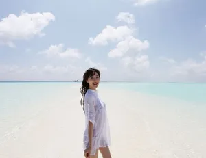 韩雪浪漫海滩写真_3
