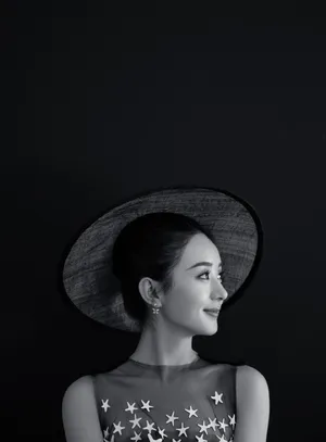 赵丽颖成熟性感黑白写真图片_6