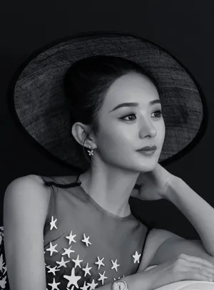 赵丽颖成熟性感黑白写真图片_8