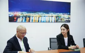赵丽颖西装皮裙性感活动写真图片_3