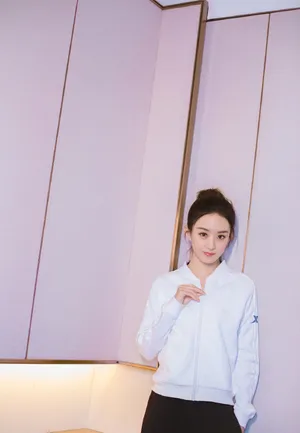 赵丽颖黑白运动装青春活力写真图片_1