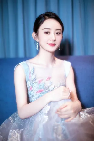 赵丽颖性感礼服活动照片_3