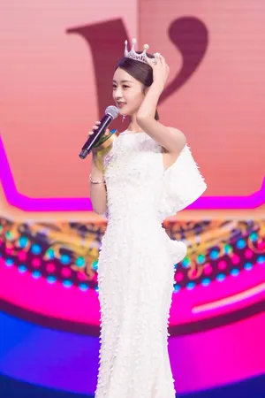 赵丽颖爱奇艺尖叫女神性感图片_5