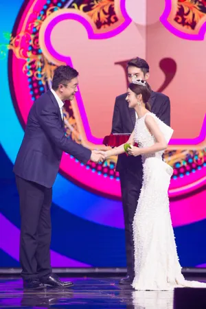 赵丽颖爱奇艺尖叫女神性感图片_6