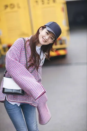 赵丽颖清纯少女范治愈系甜美街拍写真图片_2
