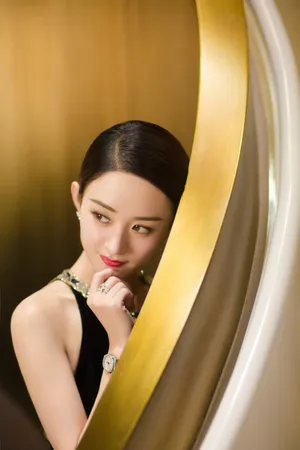 优雅大使赵丽颖性感图片_2