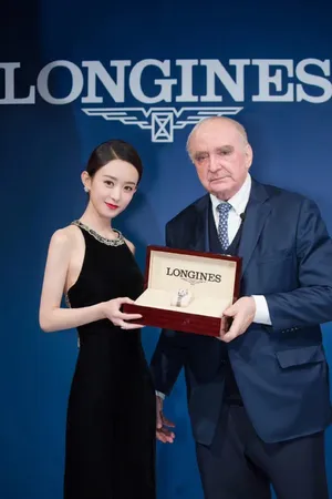 赵丽颖黑色连衣裙性感优雅写真_2