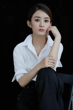 赵丽颖黑白调优雅美丽气质写真图片_3