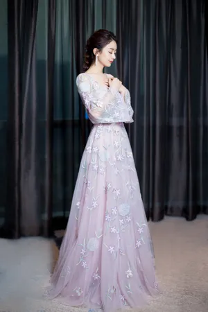 赵丽颖蕾丝礼服性感图片_4