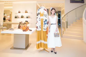 赵丽颖图片：迪奥上海恒隆旗舰店活动照图片_2