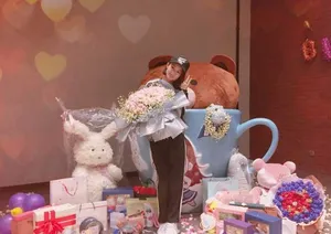 赵丽颖生日会嘟嘴可爱摄影图片_8