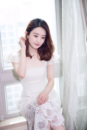 赵丽颖康师傅代言活动照图片_2