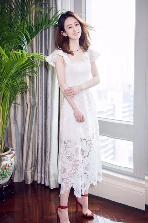 赵丽颖康师傅代言活动照图片_3