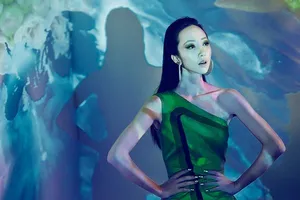 韩雪奇幻色彩写真大片优雅时尚尽显个人魅力_2