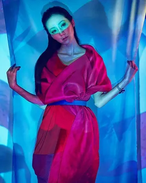 韩雪奇幻色彩写真大片优雅时尚尽显个人魅力_3