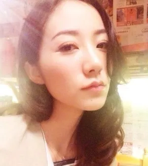 韩雪嘟脸卖萌自拍照肌肤娇嫩女神范_1