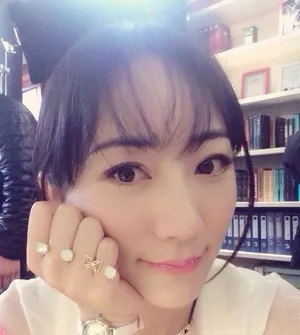 韩雪新剧自拍照精致妆容宛如韩国美女_1