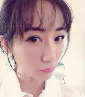 韩雪新剧自拍照精致妆容宛如韩国美女_4