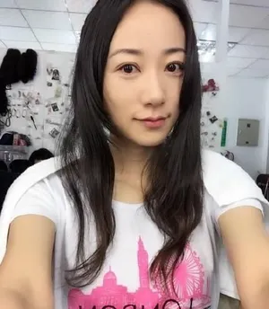 韩雪素颜卖萌自拍披头散发仍旧女神_4
