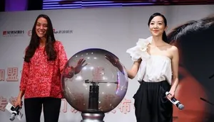 韩雪露肩美衣惊艳亮相新专辑首唱会_5